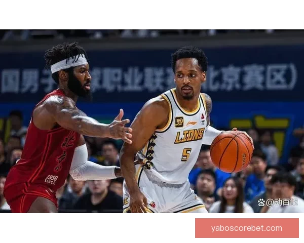塔图姆用伤后恢复表现回应质疑 布朗透露队内会议达成一致决定以他为进攻核心